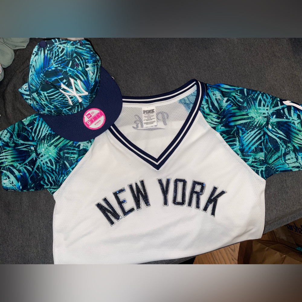VS PINK New York Yankees Jersey & Hat